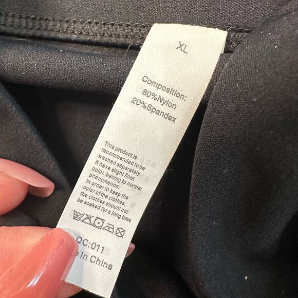 WMNS Black Sports Bra Size XL Crewneck Sleeveless Padded Activewear Gym Workout - Picture 6 of 6